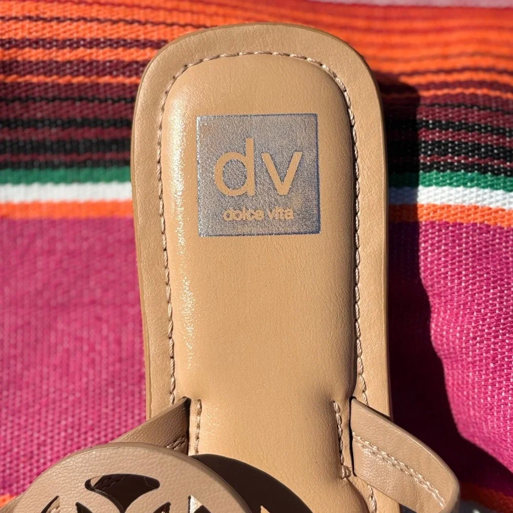 Sunshine In A Box Sz 9-10 Beach Pool Vacation Flats Zara, Dolce Vita & Mariella - Picture 9 of 11